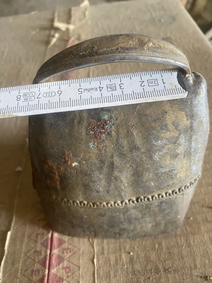 Campanacci mucche: Altes Rares Treicheli – Usato da Menzingen venduto da Edelmuni7 6