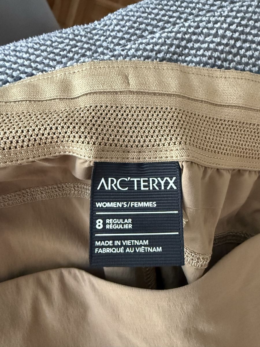 Arcteryx Pantaloni: Arc‘teryx Shorts Aestas W – Nuovo (secondo la descrizione) da Riehen venduto da Sandrita08 2