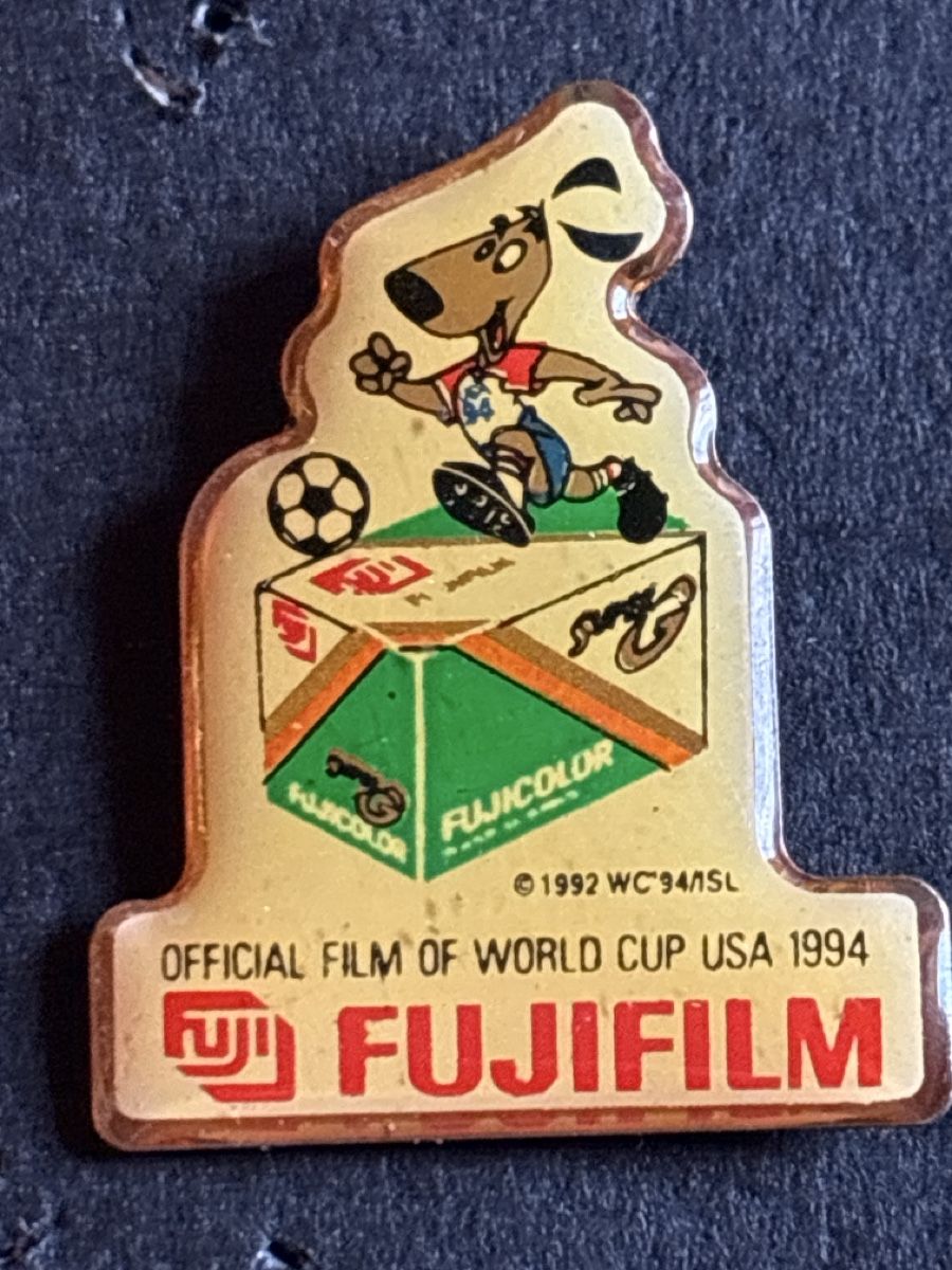 Placchette & Badge: Pin Fussball WM 94 – Usato da Lützelflüh-Goldbach venduto da NicoleL.