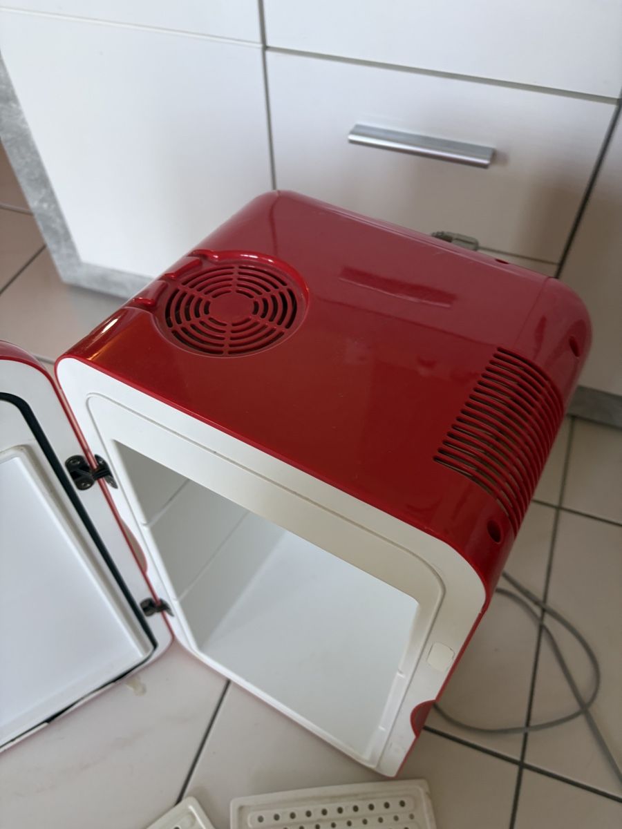 Réfrigérateurs: Mini-Kühlschrank rot Retro  – D'occasion à Frick par Lipstik 3