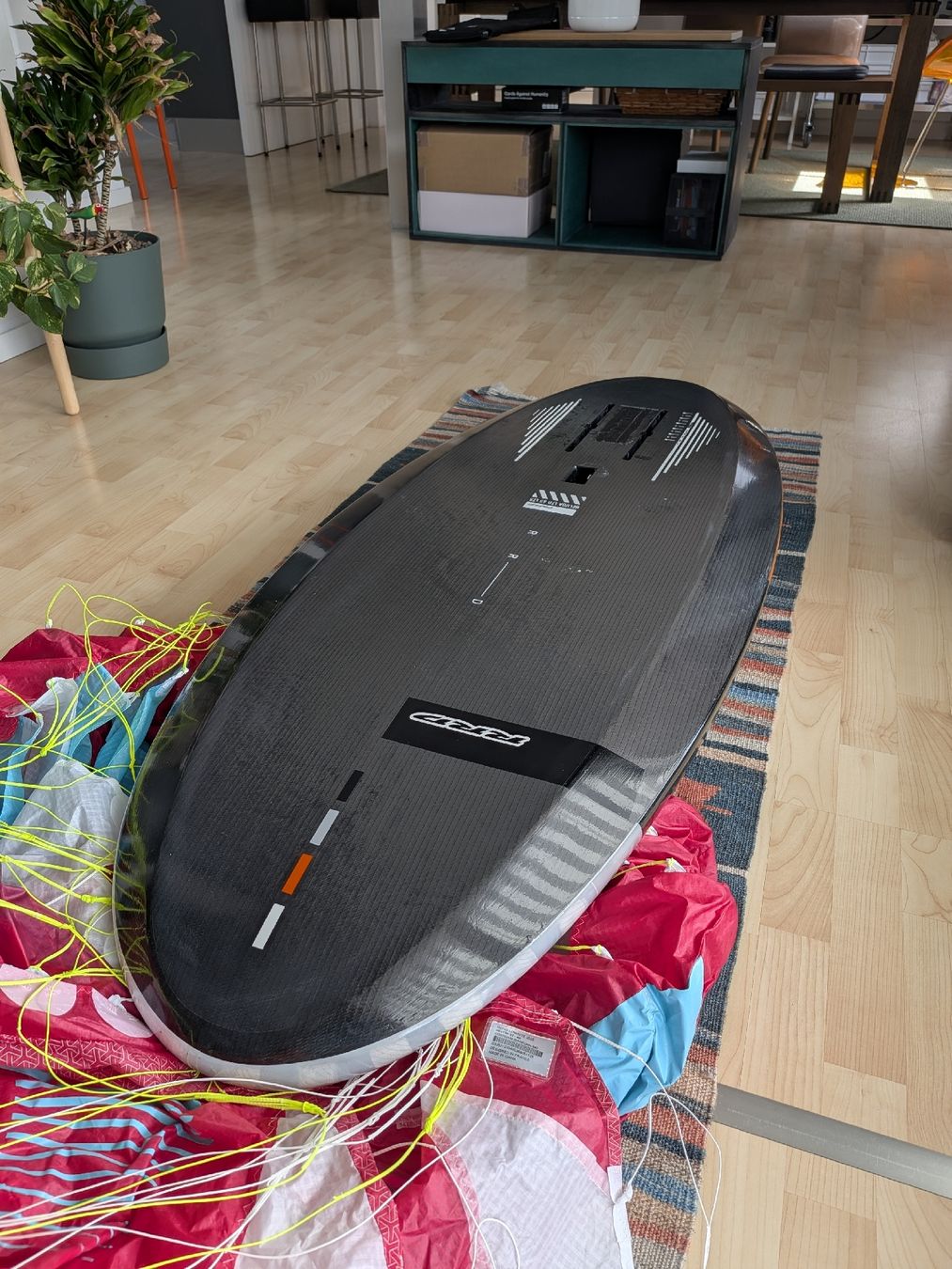 Tavole da surf e di nuoto: RRD - 65L BELUGA LTD Y30 PRO WING BOARD – Usato da Zürich venduto da aza_8fvq 8