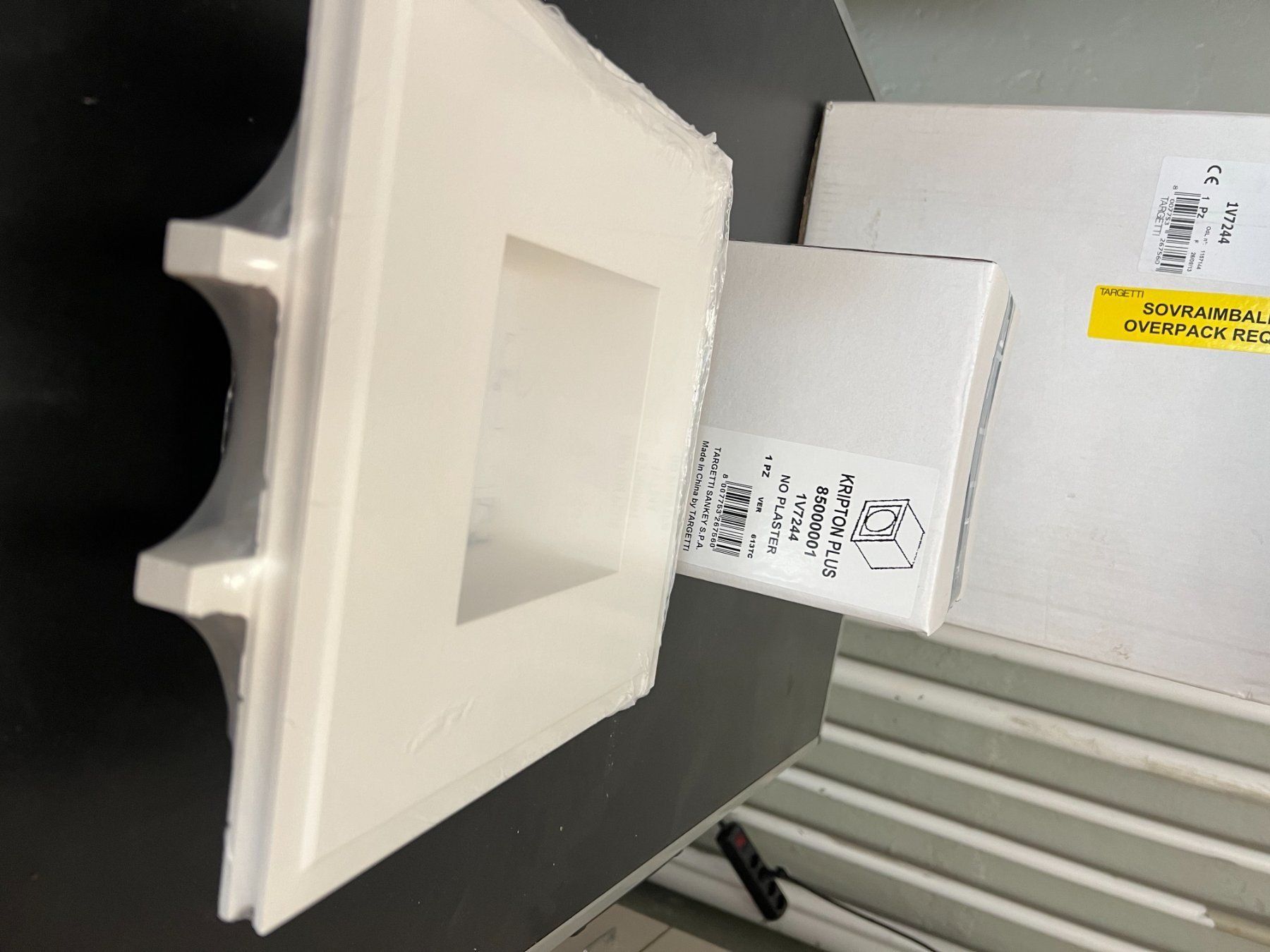 Lampade: KRIPTON PLUS – Nuovo e nell'imballaggio originale da Mägenwil venduto da BackInWhite 2