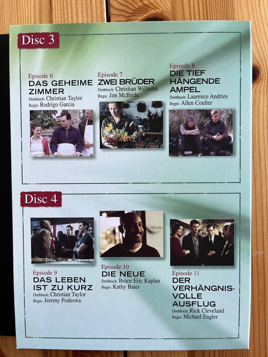 Tutti i DVDs: DVD Six Feet Under Staffel 1 – Usato da Zürich venduto da Gurkis 2