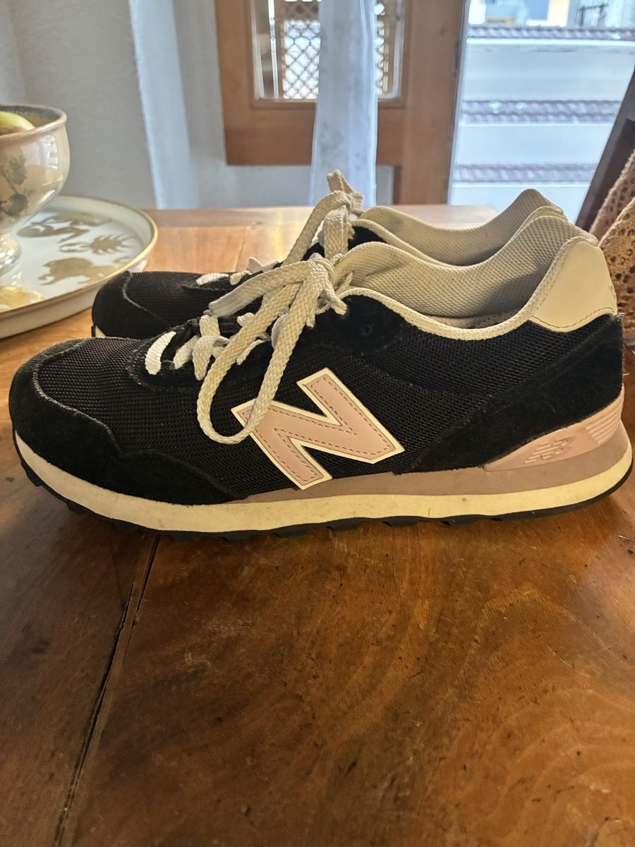 New Balance Scarpe da donna: NEW Balance 🖤 – Usato da St-Maurice venduto da cry_tgq8 1
