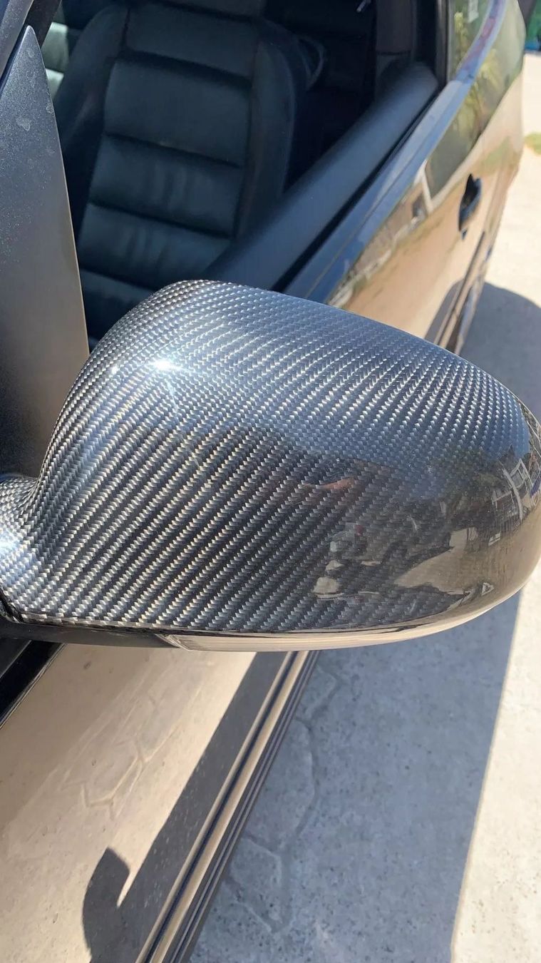 Alle Autoersatzteile: VW Golf 5 Carbon Spiegelkappen – Neu und originalverpackt aus Volketswil von Willis-Autoteile