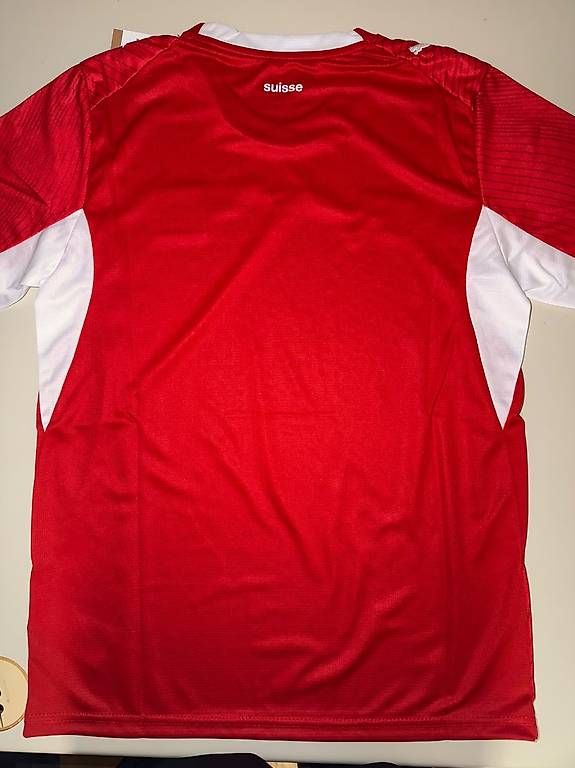 Schweizer Nati Canottiere & Pantaloni: Schweizer Nati Trikot – Usato da Ittigen venduto da tij_dvs7 1