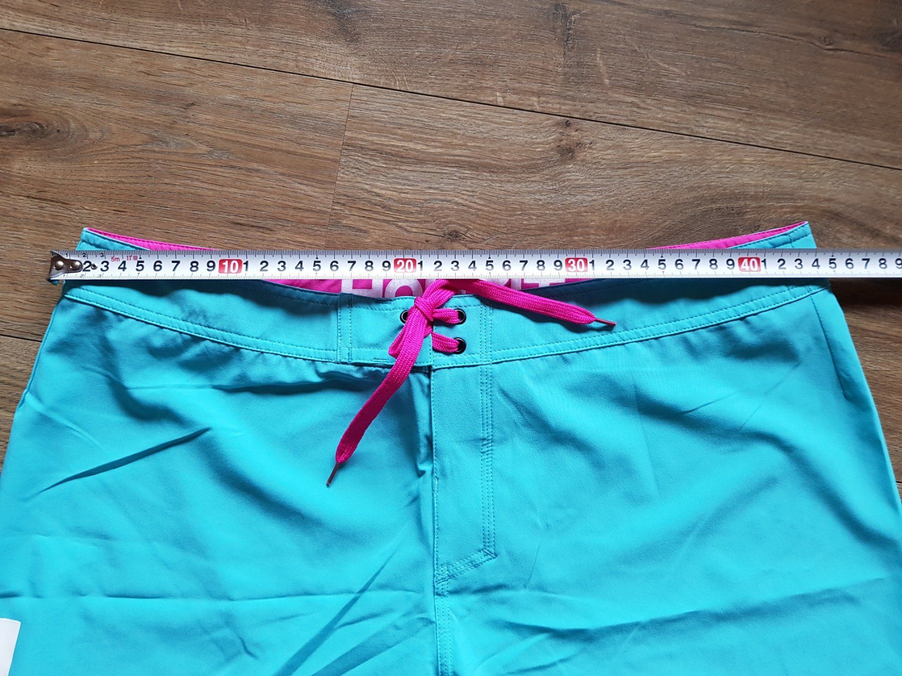 Pantaloni: HOWZIT - Shorts Taille XL  NEUFS – Usato da Haute-Nendaz venduto da DetoutDerien 6