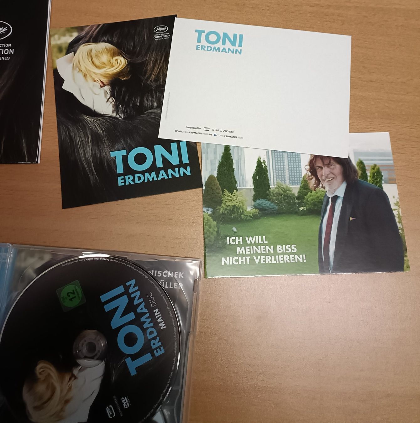 Tutti i DVDs: Toni Erdmann inkl. Poster, Postkarten und Fanmaterial – Usato da Köniz venduto da Movieportal007 3