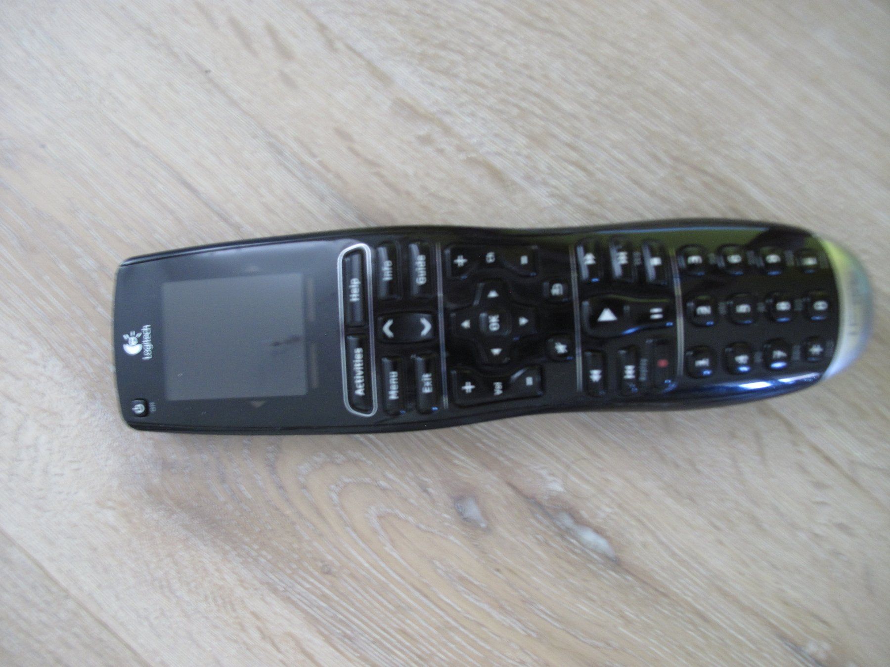 Logitech Fernbedienungen: télécommande logitech Harmony one – Gebraucht aus lossy von katz_fr