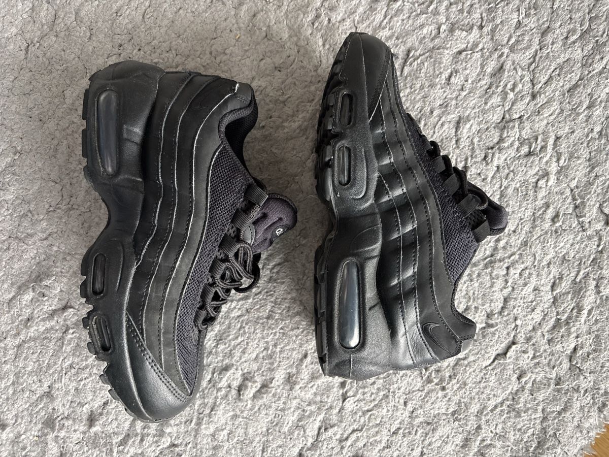 Nike Herrenschuhe: Nike air Max 95 taille 37,5 – Gebraucht aus Onex von Robin75