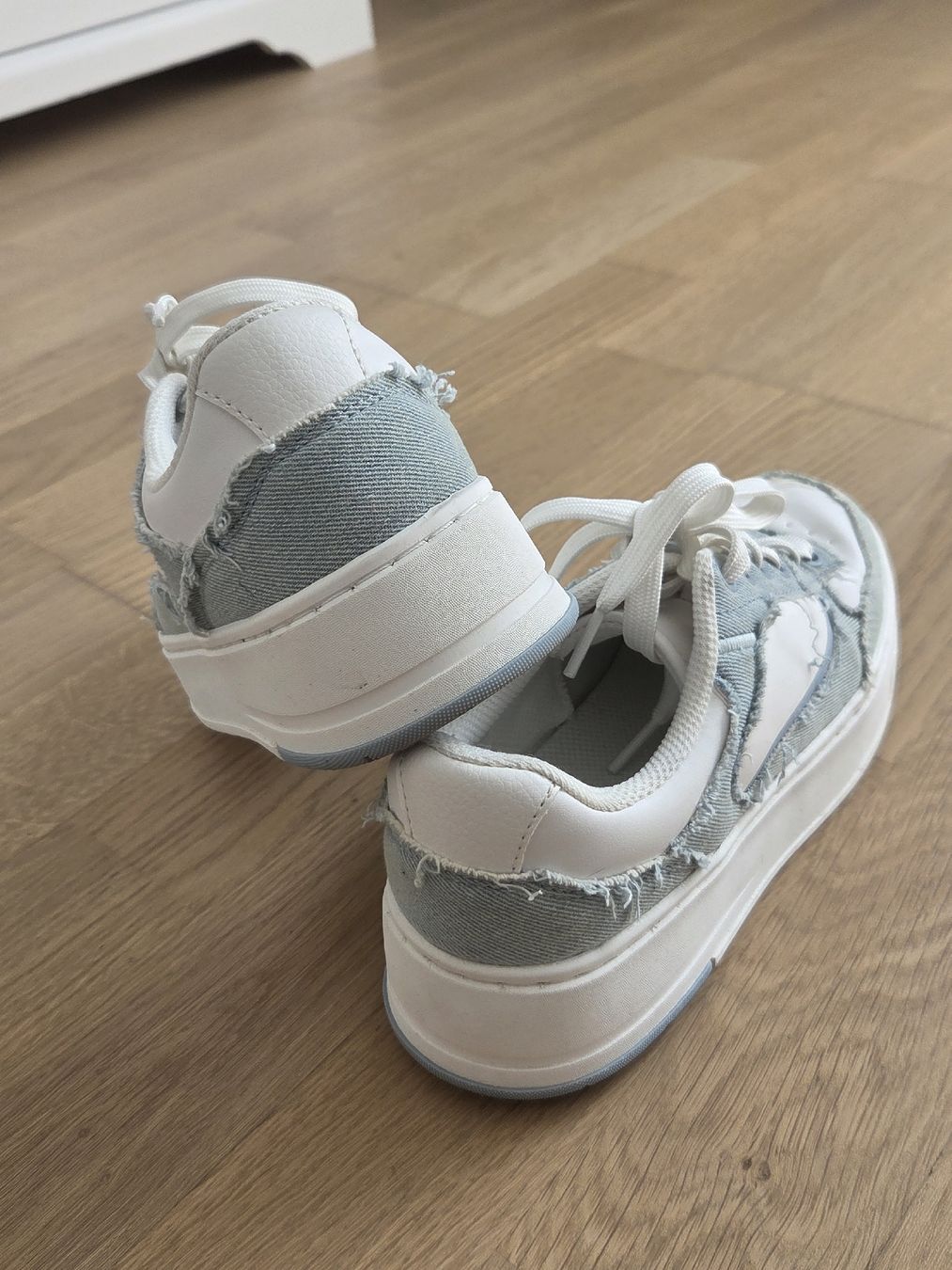 Zara Damenschuhe: Zara Trendige Denim Sneaker, Grösse 36 – Gebraucht aus Bülach von Recherchieren 1