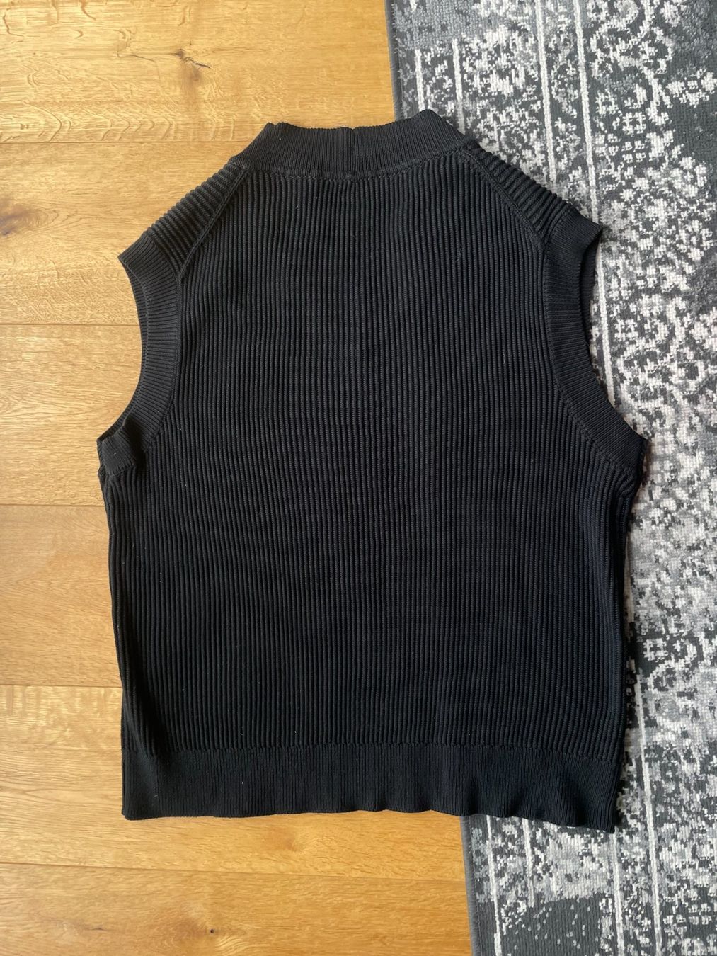 Helmut Lang Maglioni & Felpe: Schwarzer Pullunder Helmut Lang – Usato da Fehraltorf venduto da leonlohrer 2