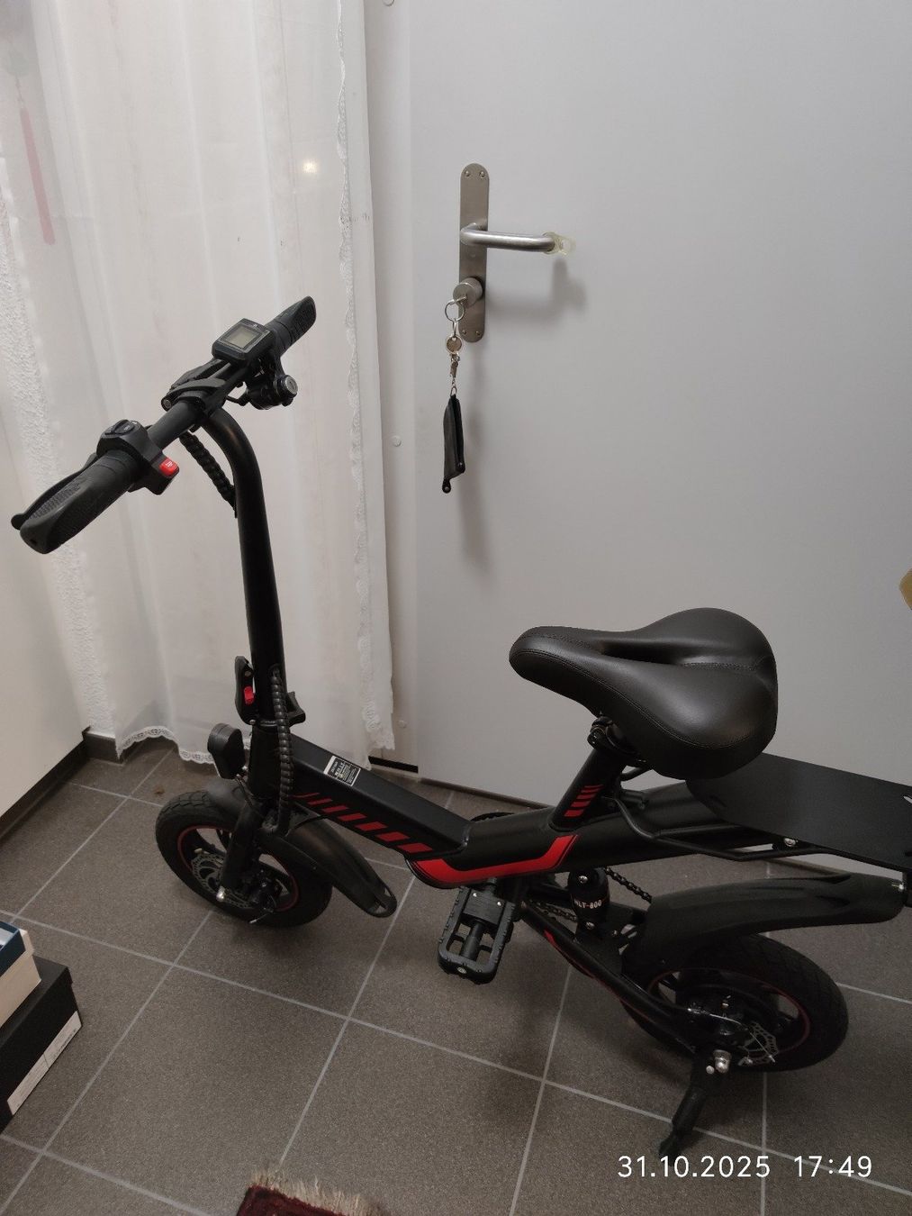 Veicoli elettrici: Fast E-Scooter, neuwertig, Top Zustand, Winter-Schnäppchen – Nuovo (secondo la descrizione) da Glattbrugg venduto da hap_8w8v 9