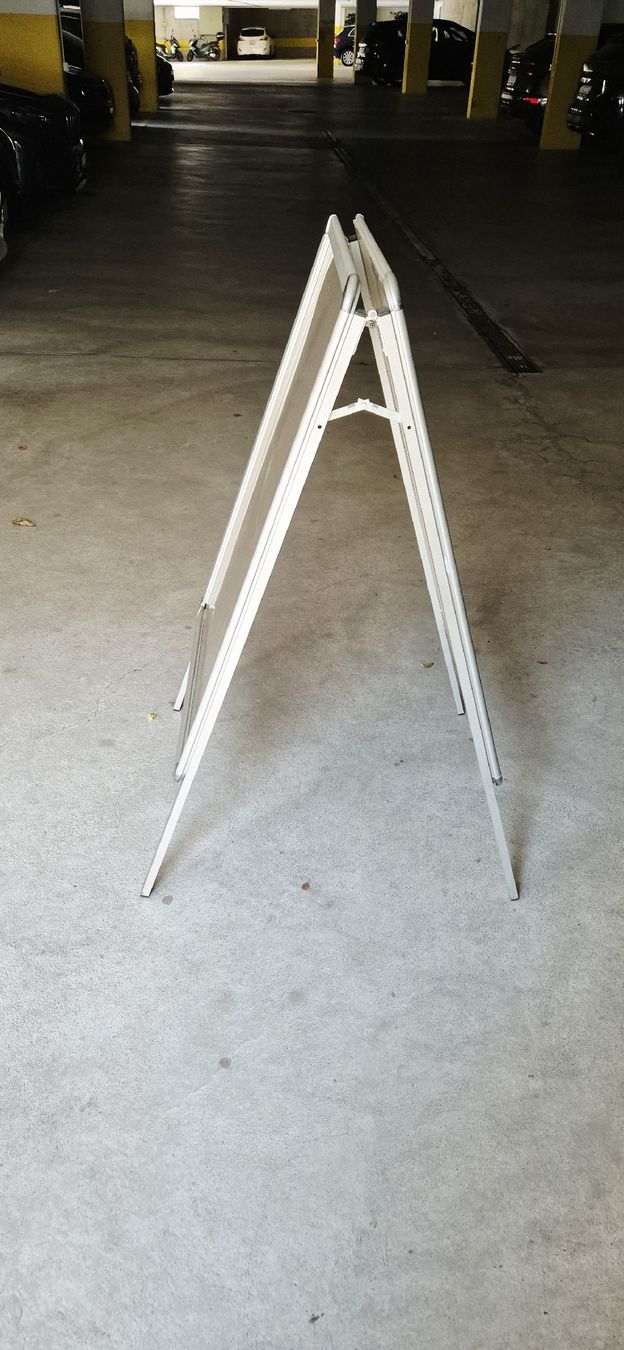 Allestimento di negozi e stand fieristici: Kundenstopper / Plakatständer – Usato da mettmenstetten venduto da choice01 2