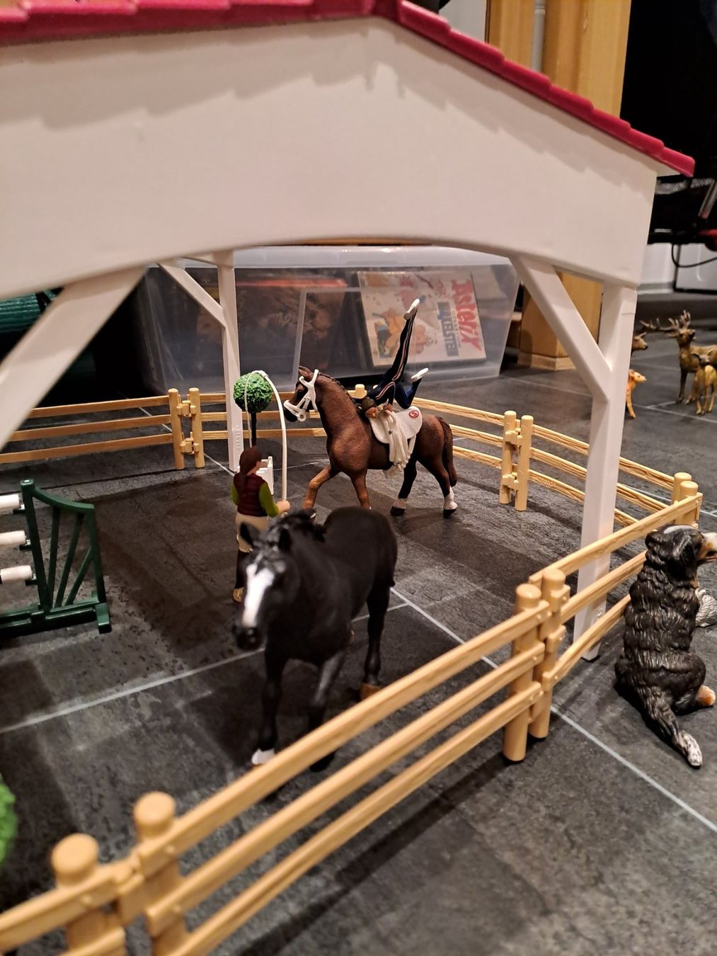Schleich Spielzeuge: Schleich Pferde Auslauf – Gebraucht aus Cordast von  4