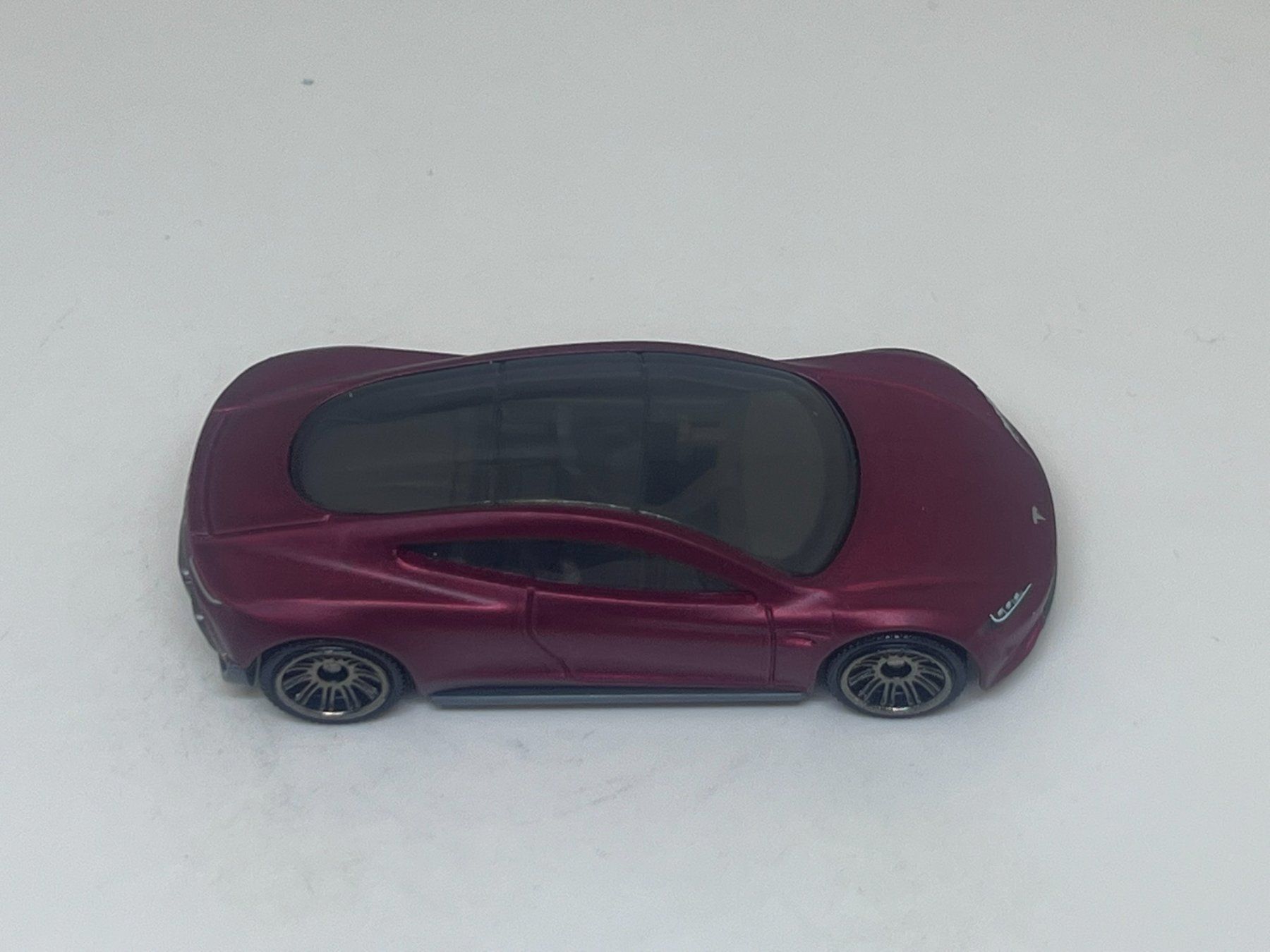 Matchbox Modellautos: Matchbox 2020 Tesla Roadster #684 – Gebraucht aus Wildegg von LaaBoutique 1