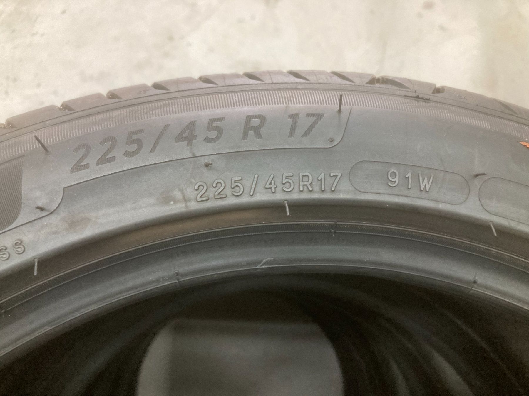 Michelin Pneumatici & Ruote complete: 225/45R17 Michelin Sommerpneu – Usato da Cham venduto da Cham6332 2