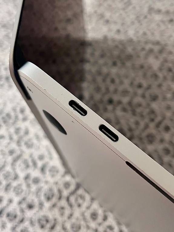 Notebook: Apple MacBook Pro 13, 2018, Silber – Usato da Riehen venduto da JonasFriesen 4