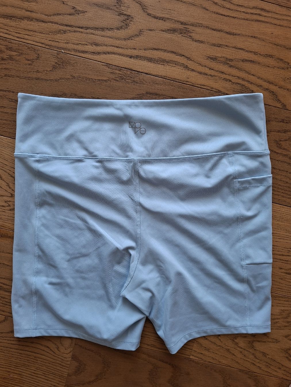 H&M Leggings: Kurze Sporthose von H&M – Nuovo (secondo la descrizione) da Oberengstringen venduto da Kimchimon 1