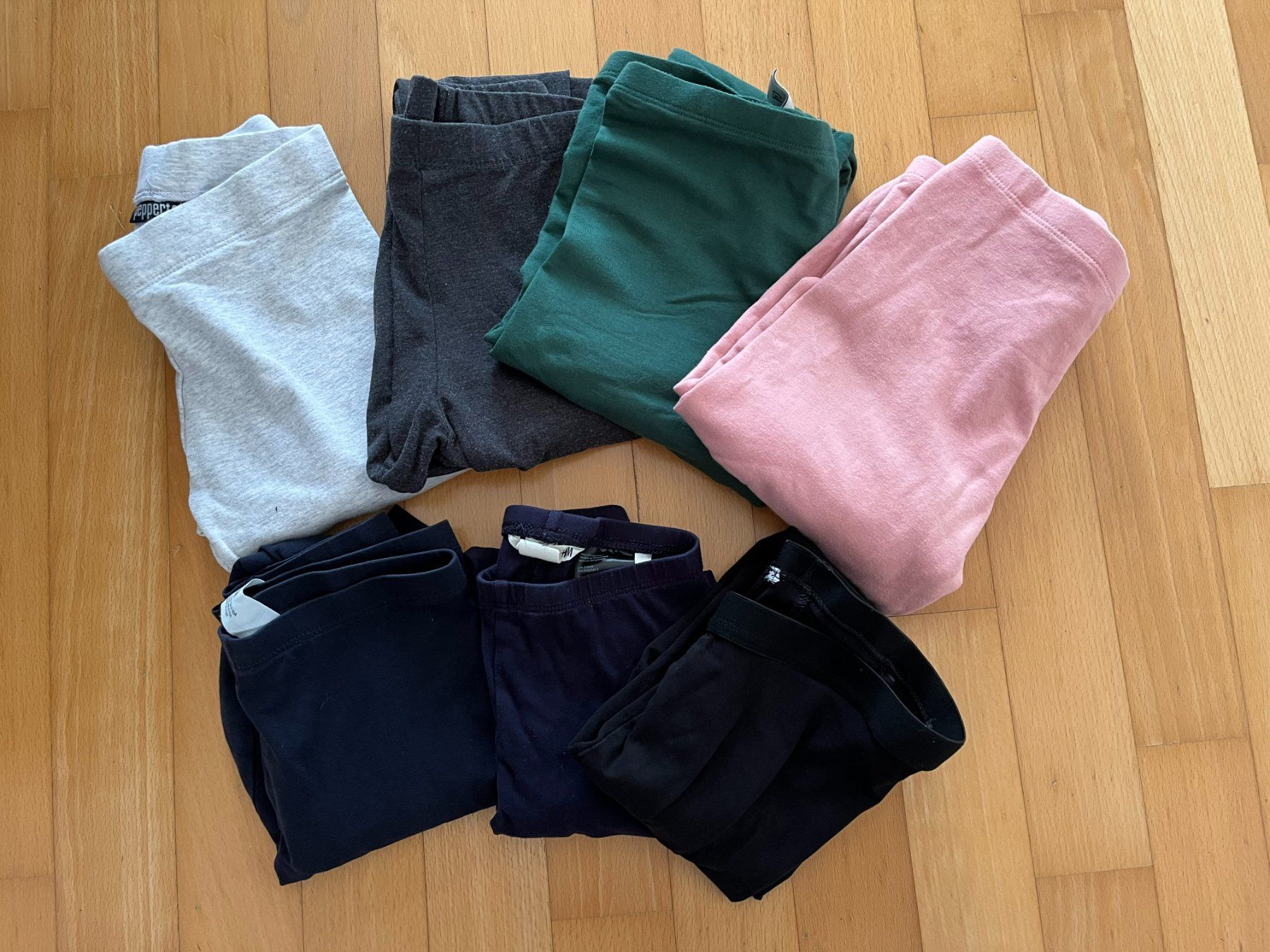 Ensembles coordonnés: Mädchen Kleiderpaket Grösse 134/140 – D'occasion à Muttenz par Juvenile33 4