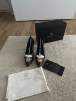 Versace Pumps Schwarz Leder, Grösse 40 - Neuwertig