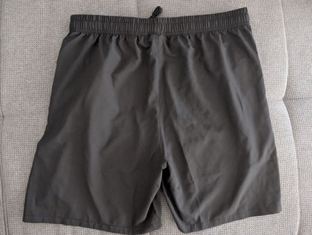 Neue Sporthose Grösse L mit Reissverschluss