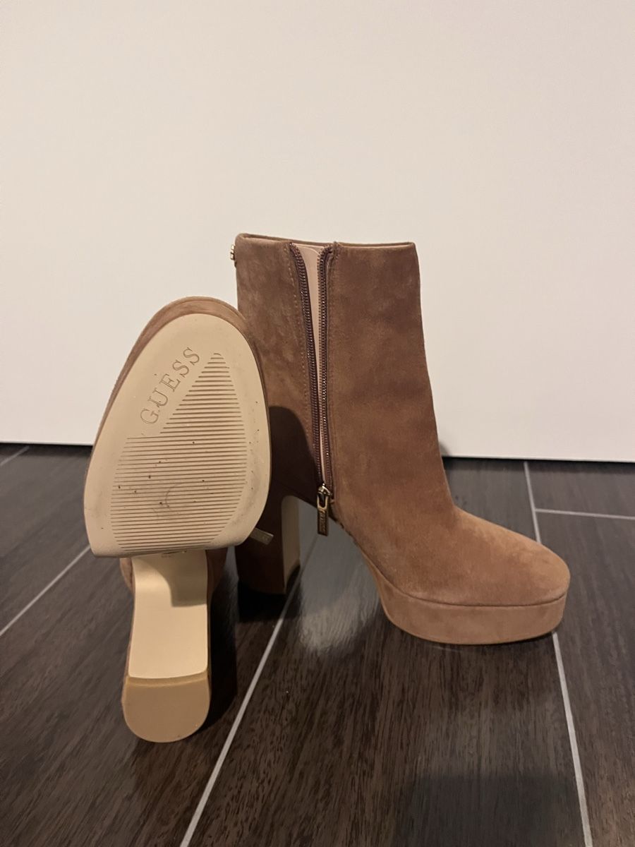Guess Scarpe da donna: Guess Wildleder Stiefeletten Grösse 38 – Nuovo (secondo la descrizione) da Schlieren venduto da KJP 2