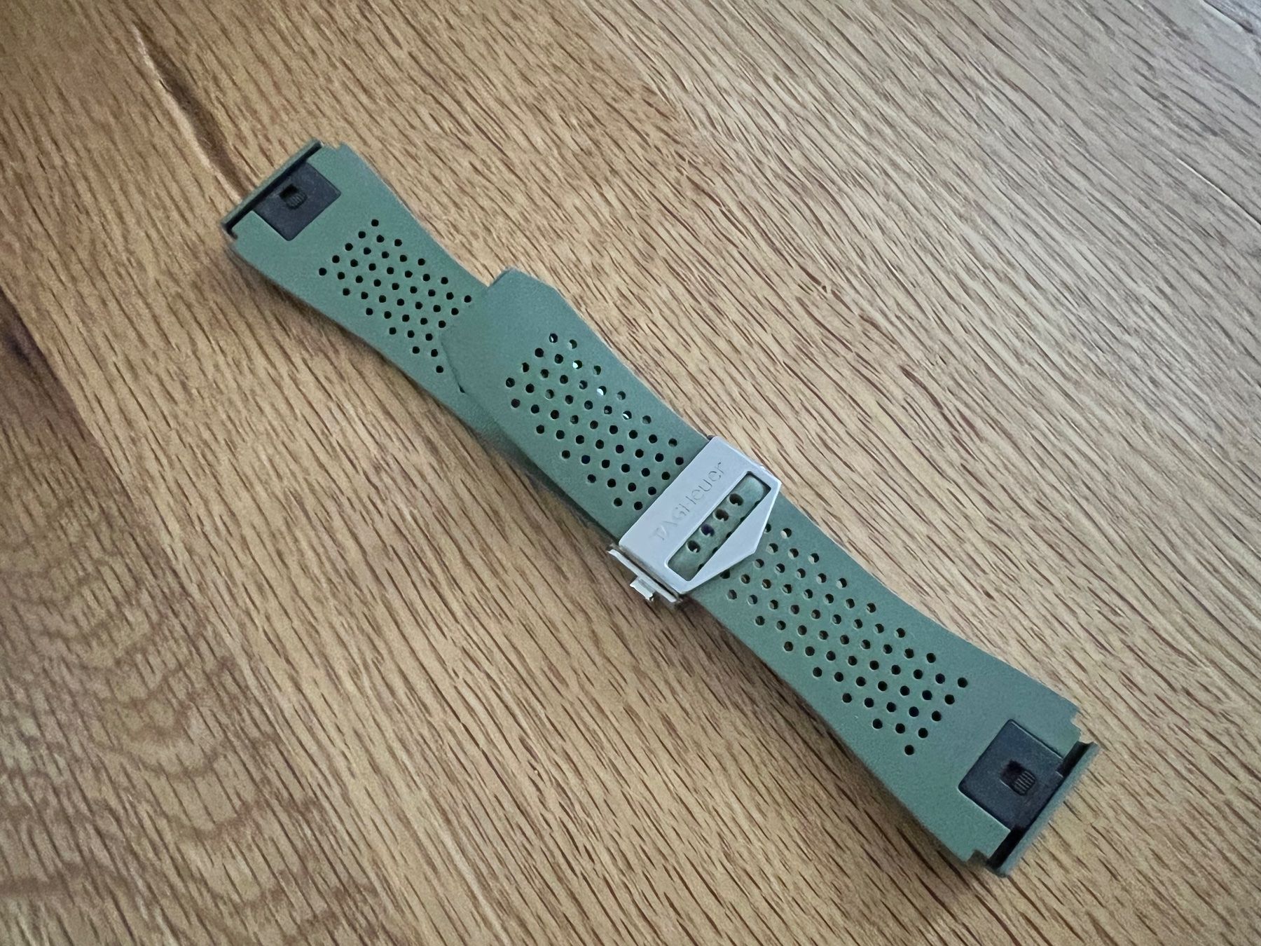 Bracciali & Braccialetti: Bracelet TAG Heuer connected caoutchouc vert E4 et (E3) – Usato da Morges venduto da Alexys23 1