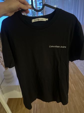 T-shirt Calvin Klein Jeans noir taille L bon etat