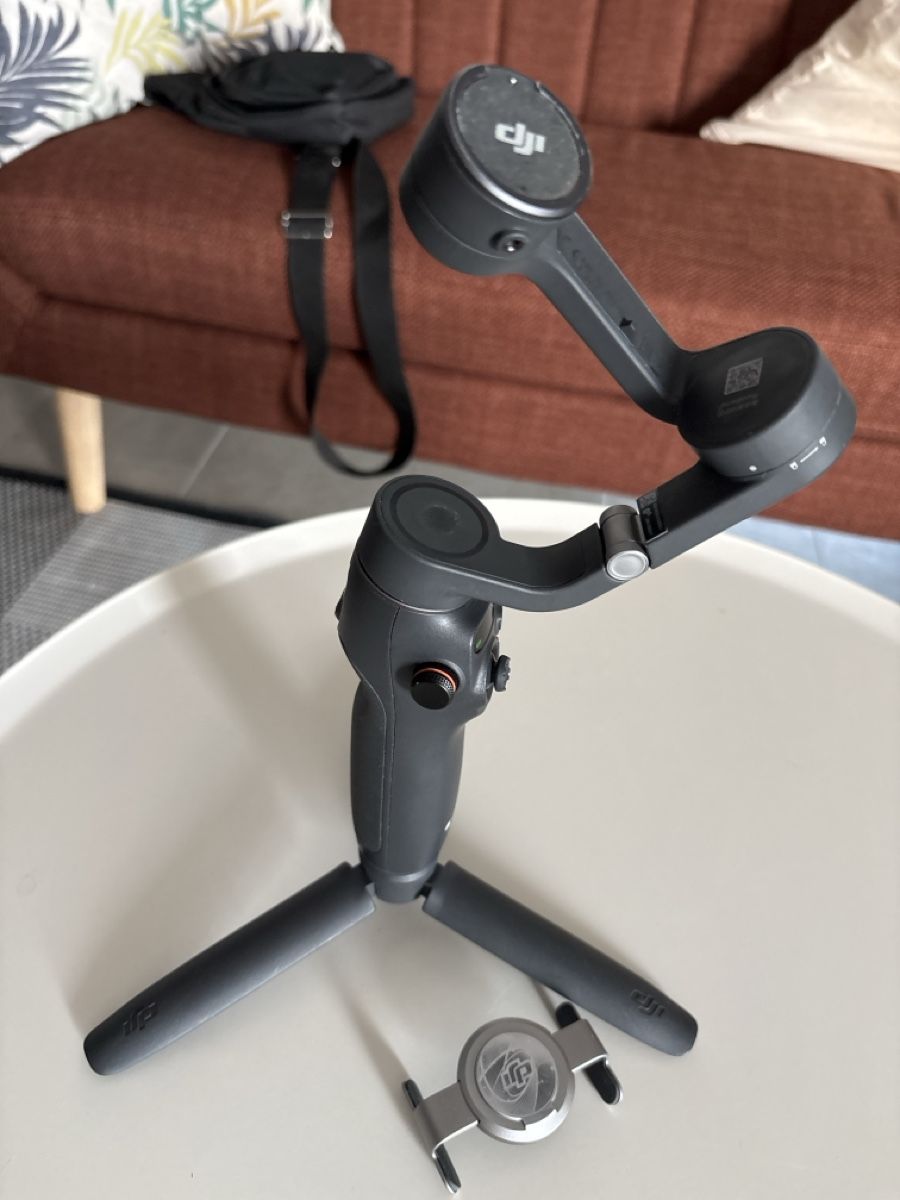 DJI Caméscopes: Stabilisateur DJI Osmo Mobile 6 – D'occasion à Lausanne par pabernard 1