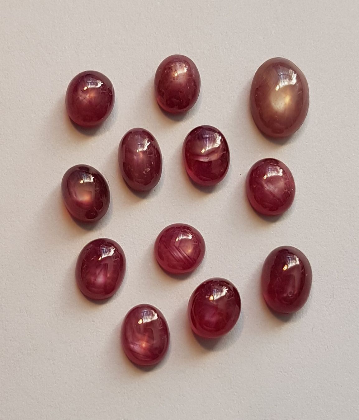 Pietre preziose: Rubin Oval 12.45ct – Nuovo e nell'imballaggio originale da zuerich venduto da Jewlsdesign 2