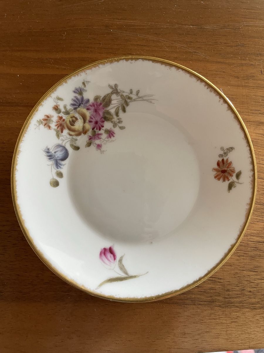 Set di piatti: 8 GDA Limoges Tasses à café  – Usato da Granges-Marnand venduto da val_2b5z 2