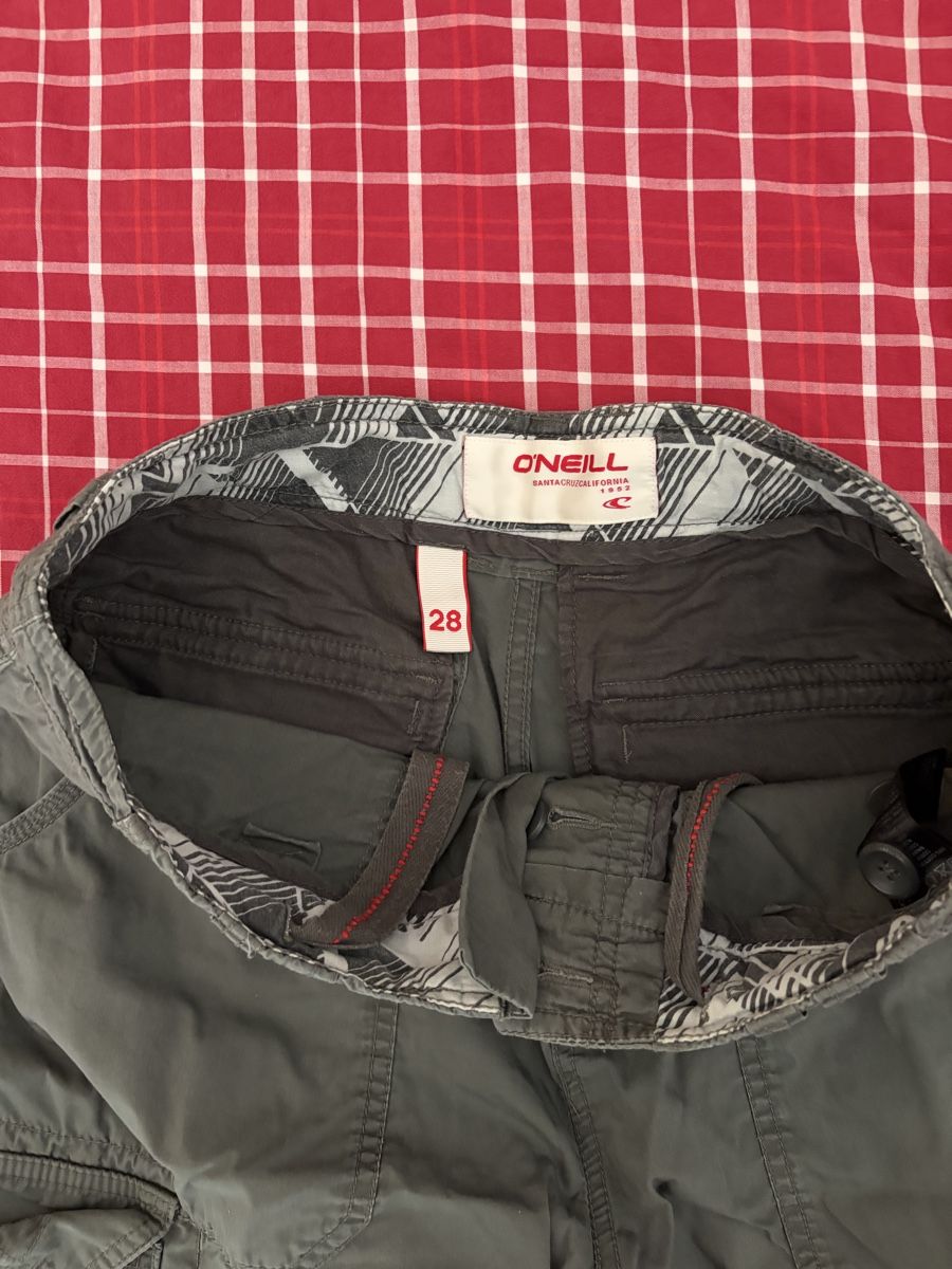 Pantaloni: Shorts cargo O'Neill tg. 28 – Usato da Giubiasco venduto da sc-77 2