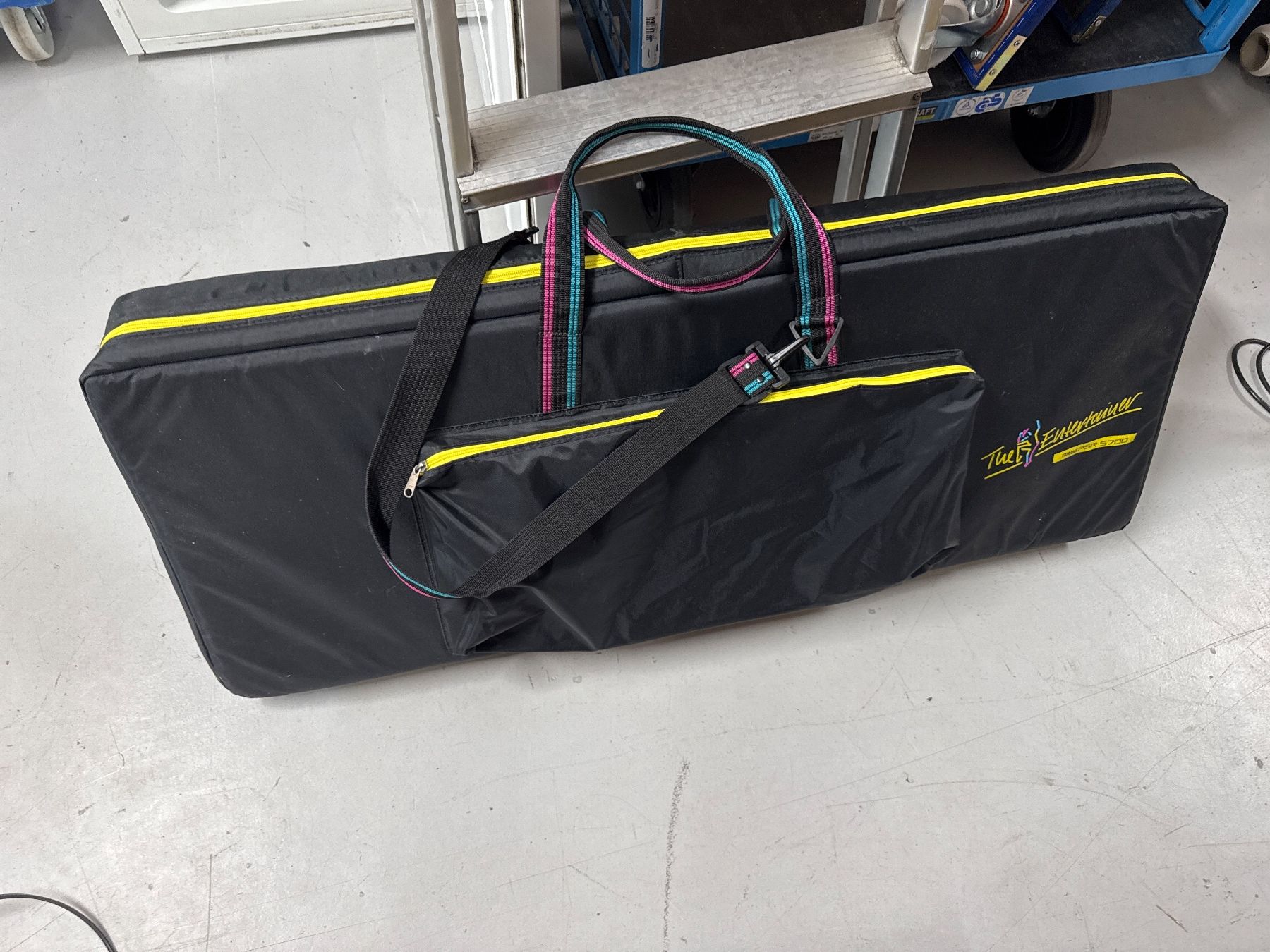 Technics Strumenti musicali: Technics KN 2000 PCM Keyboard mit Tasche & Notenblatt – Usato da Dietlikon venduto da HighspeedUmzug 5