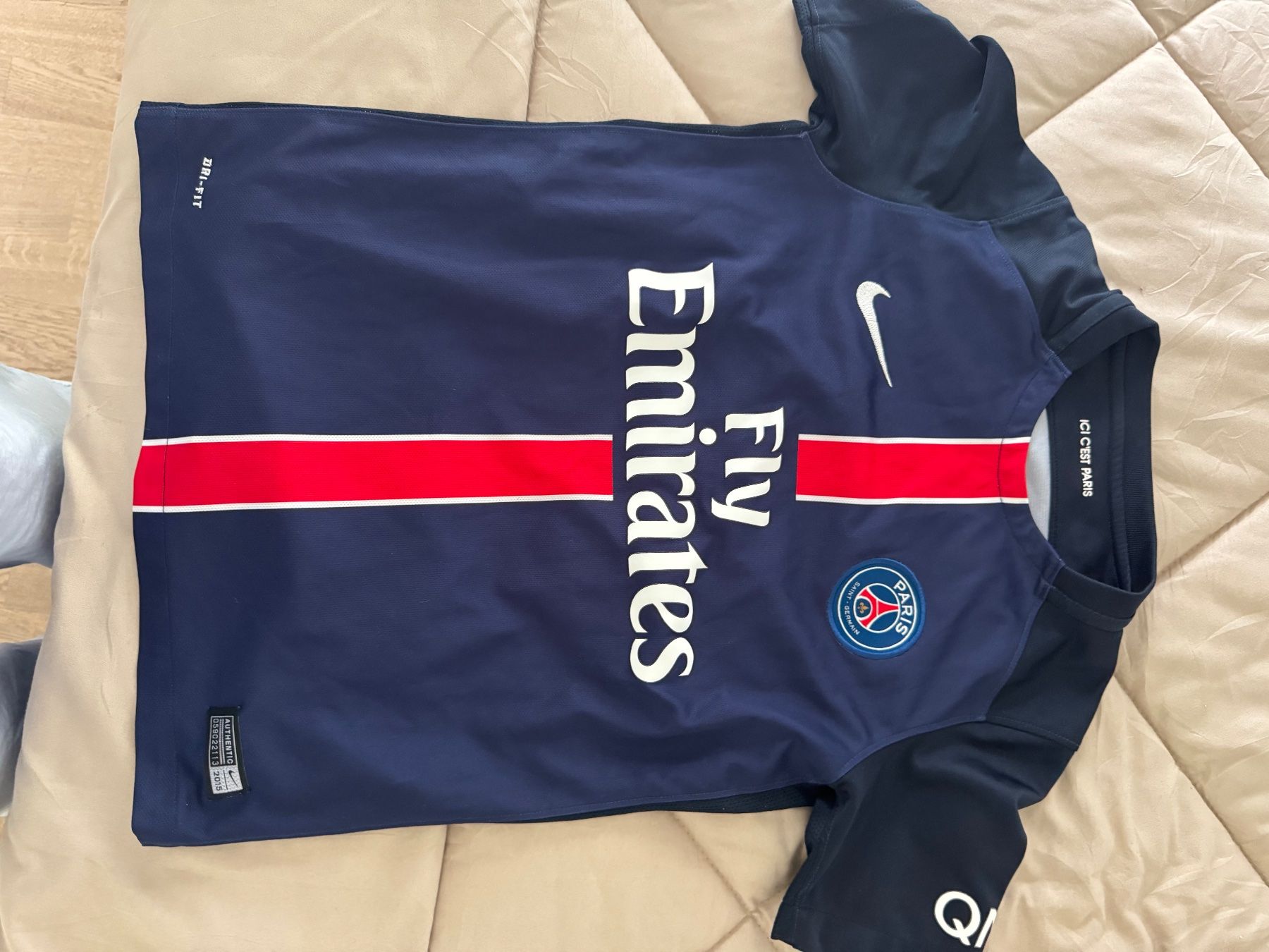 Nike Scarpe, pantaloni & magliette da ginnastica: Fussball Trikot Gr. 137-147 – Usato da Binningen venduto da Nfizzi
