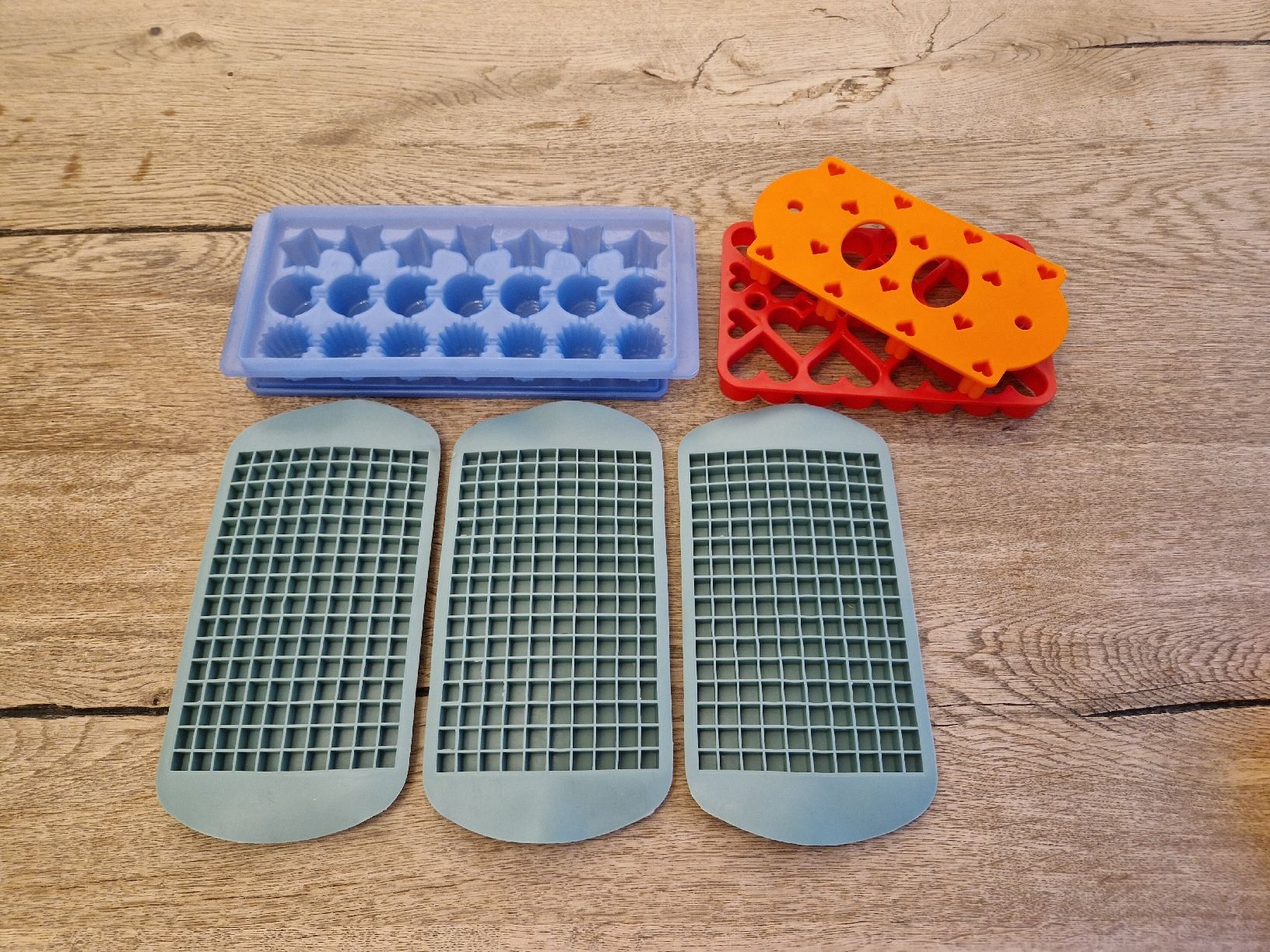 Backformen: Eiswürfelformen Set, crusheis Spitzbubenausstecher – Gebraucht aus Schindellegi von COIFFY