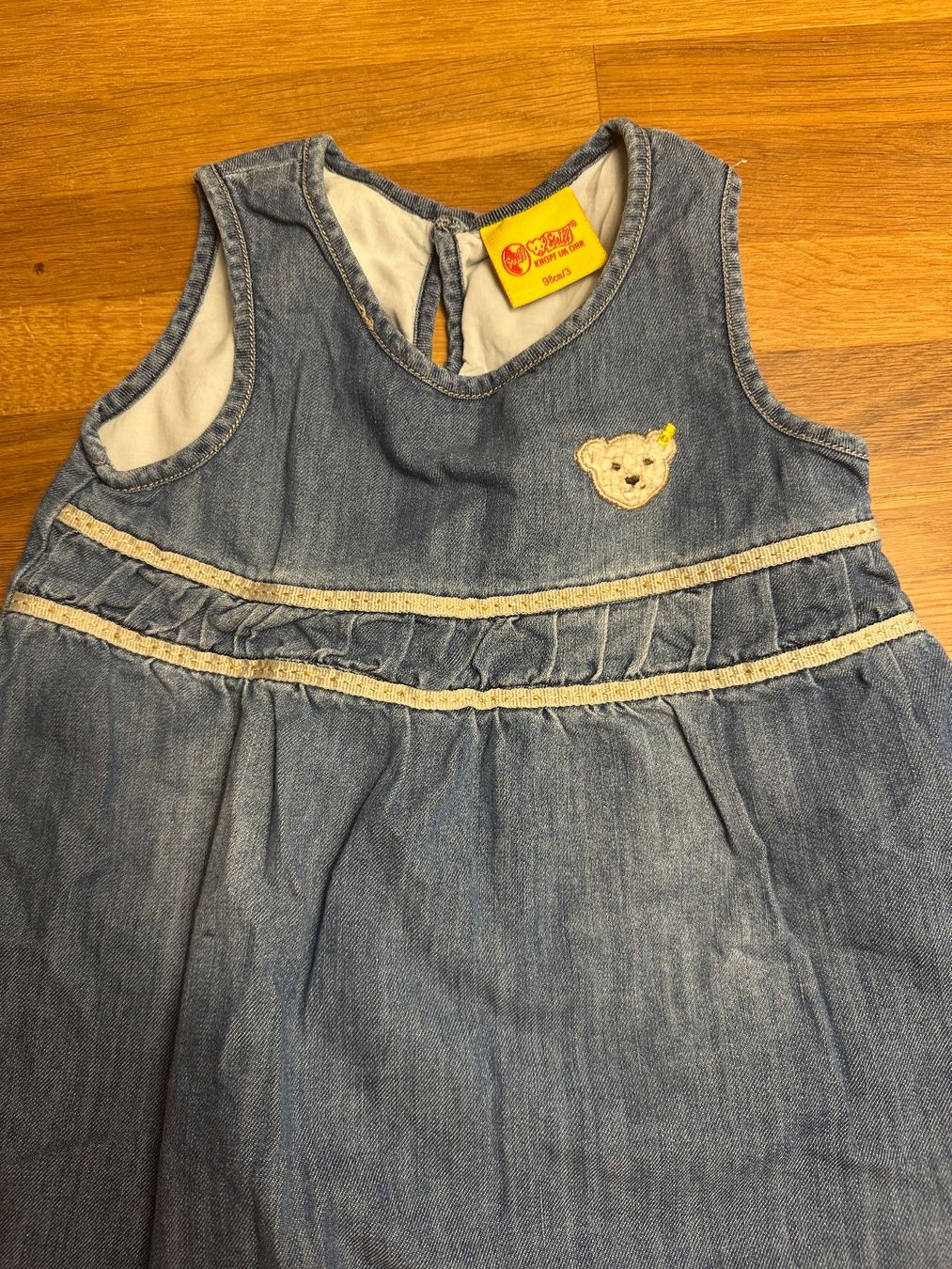 Lotti & Set di vestiti: Mädchen Kleider 3 St. Gr. 98 – Usato da Zürich venduto da JuliaSp 1