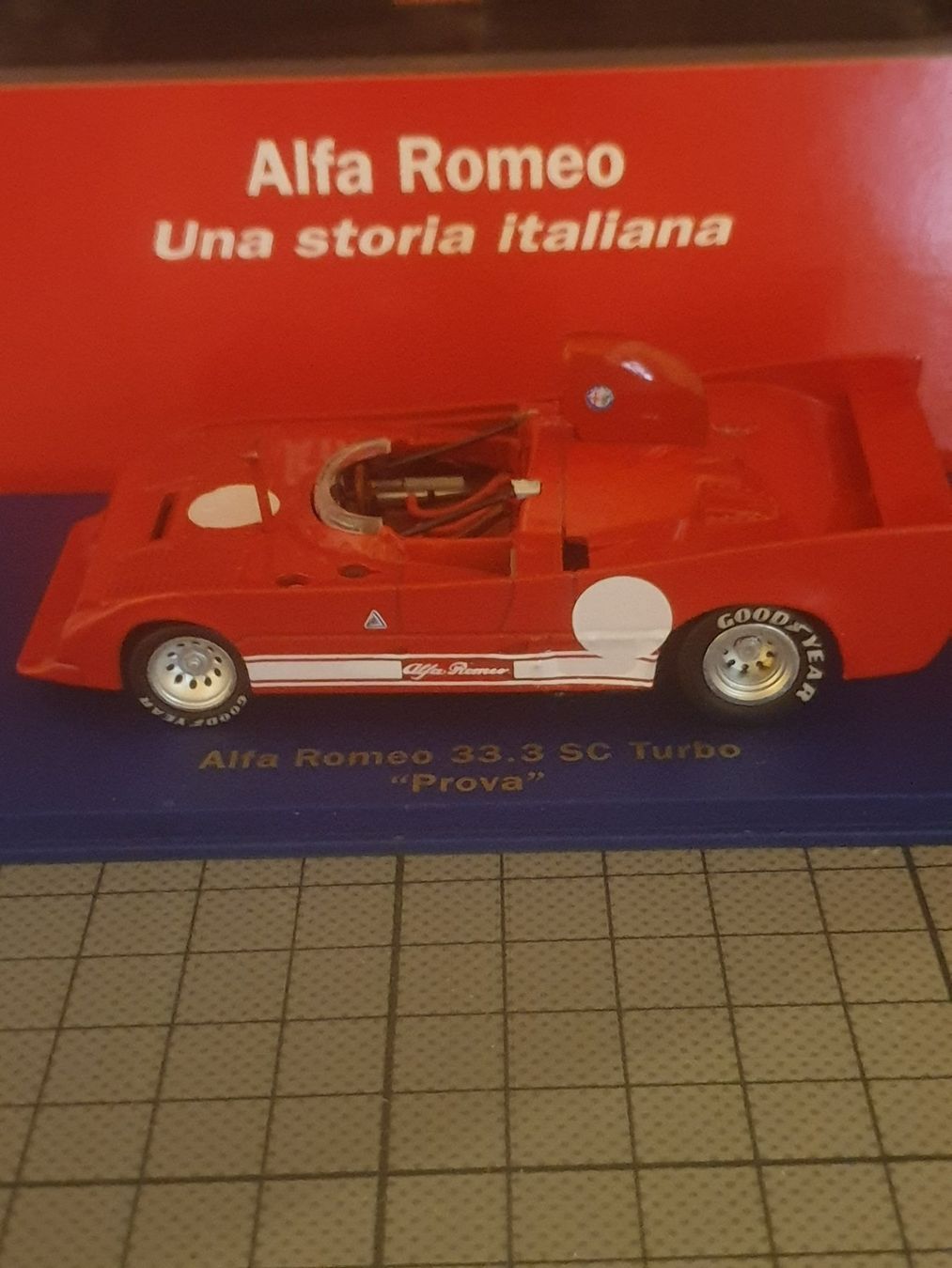 Alfa Romeo Modellini d'auto: Alfa Romeo 33.3 SC Turbo "Prova" – Nuovo e nell'imballaggio originale da Chézard-St-Martin venduto da AlPat-Collections