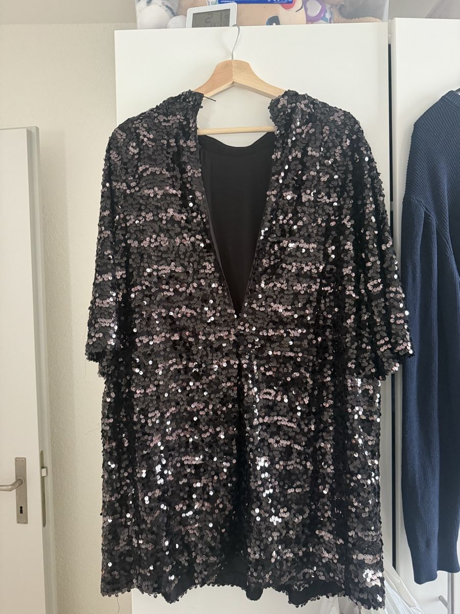 H&M Vestiti: Pailletten Kleid Midi – Usato da Dällikon venduto da vis_cvd5
