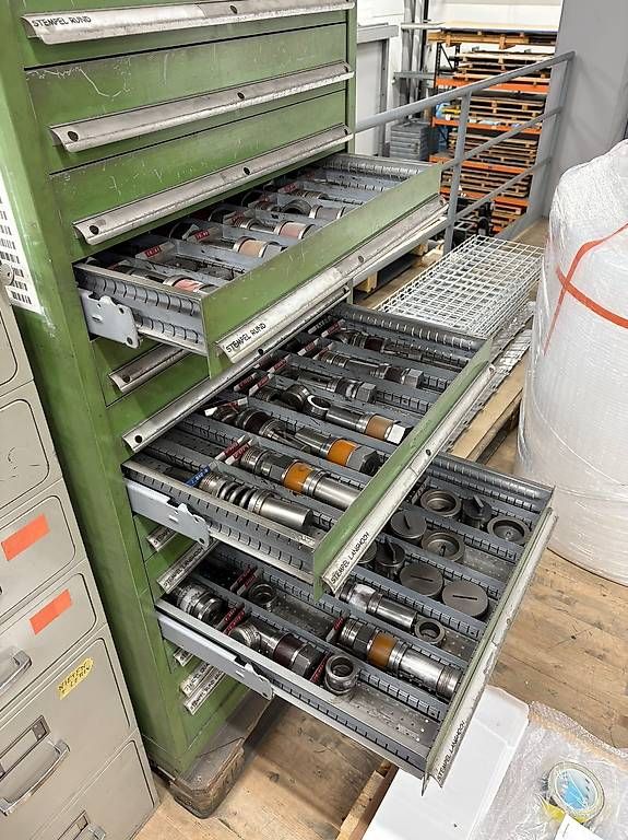 Tutte le macchine: Raskin Stanzmaschine – Usato da Balzers venduto da coco749 2