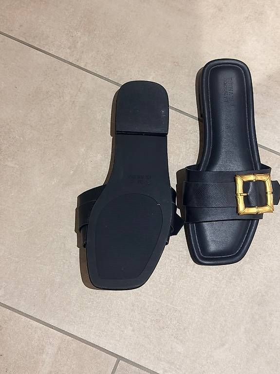 Damenschuhe: Sandalen schwarz mit Schnalle – Gebraucht aus Bözberg von van_52qk 2