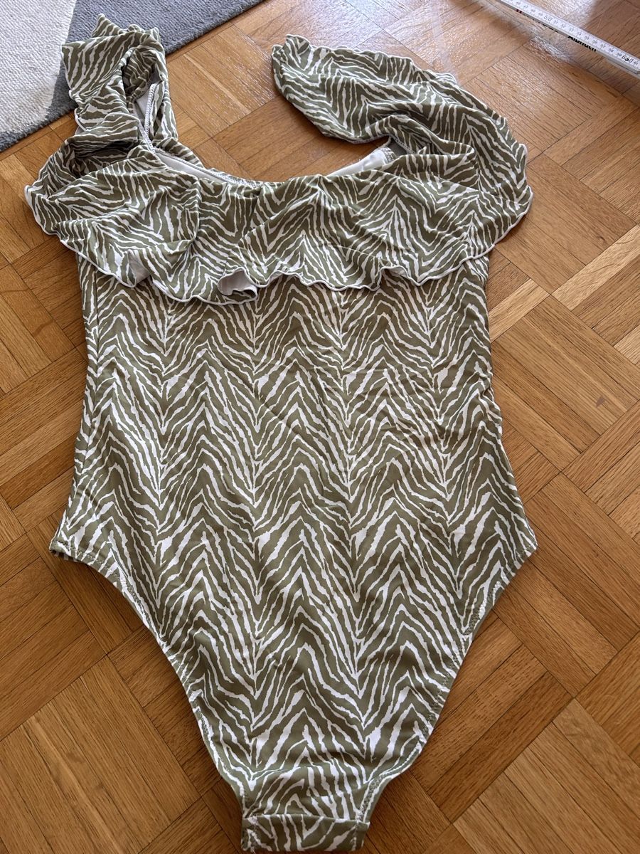 Costumi da bagno & Bikini: Badekleid Grösse L – Usato da Zürich venduto da olivia_oh_dear 3