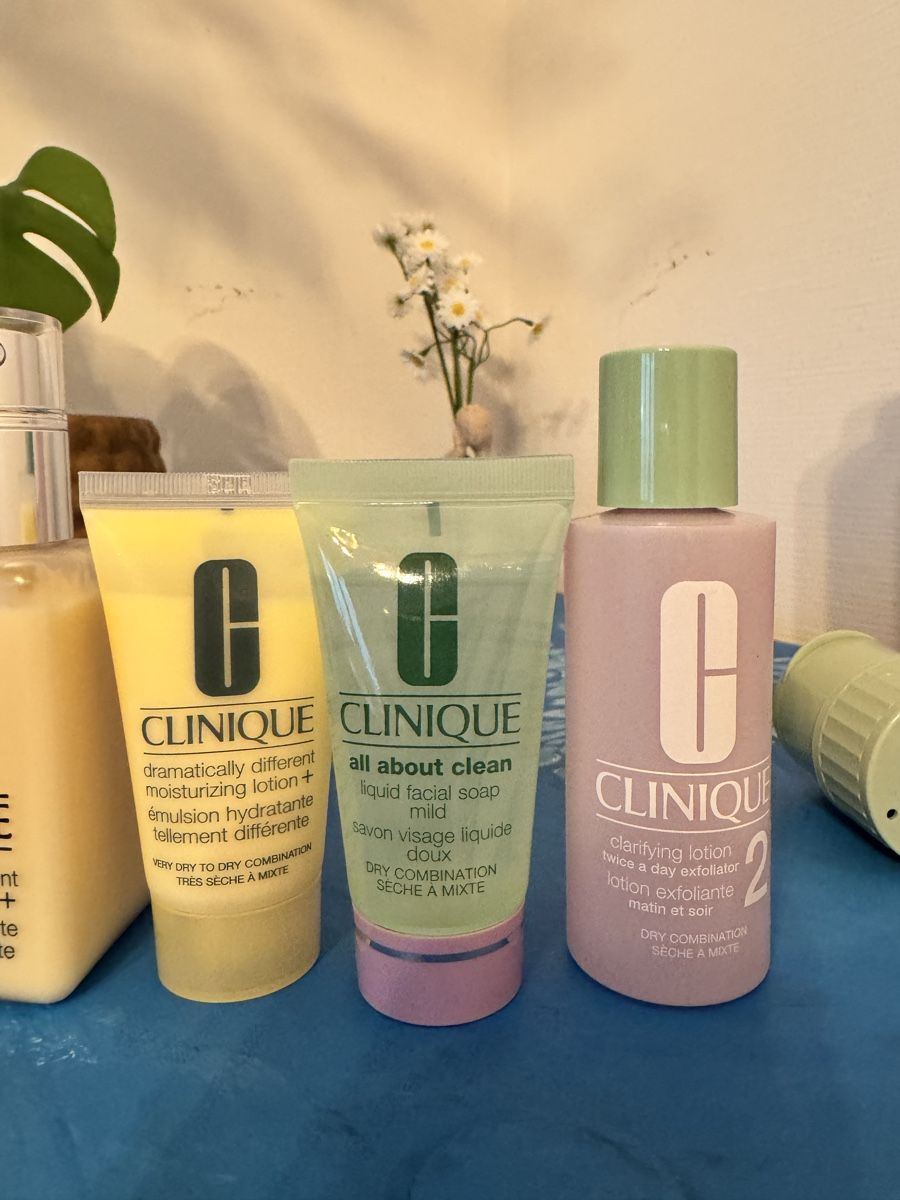 Clinique Cura del viso: Clinique Skincare Set – Nuovo (secondo la descrizione) da Bern venduto da mystyle_bern 2