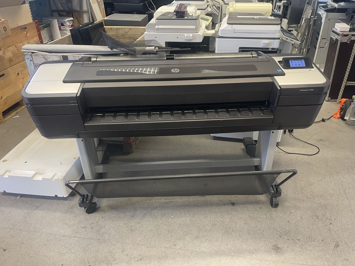 Hewlett Packard Stampanti: HP DesignJet T1700dr Plotter Drucker guter Zustand – Usato da Wängi venduto da Bmo
