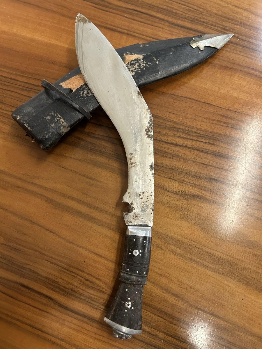 Couverts: Traditionelles Kukri Messer mit Scheide  – D'occasion à Zürich par BashasBrockenhaus