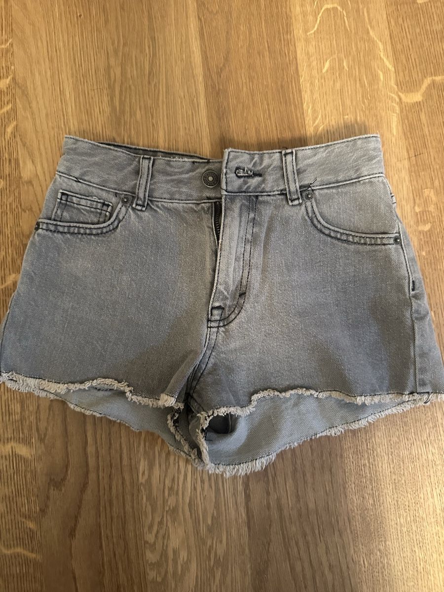 Jeans: Subdued Denim shorts – Usato da Binningen venduto da mar_nz5s 1