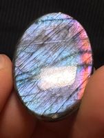 Wunderschönes Labradorit Cabochon von höchster Qualität
