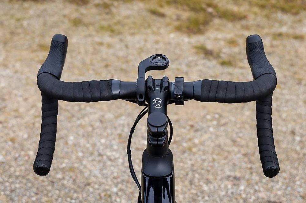 Specialized Vélos: Rennrad, Specialized, Roubaix, 54, Di2, Neu Carbonlaufräder – D'occasion à Schaffhausen par ada_kk8v 3