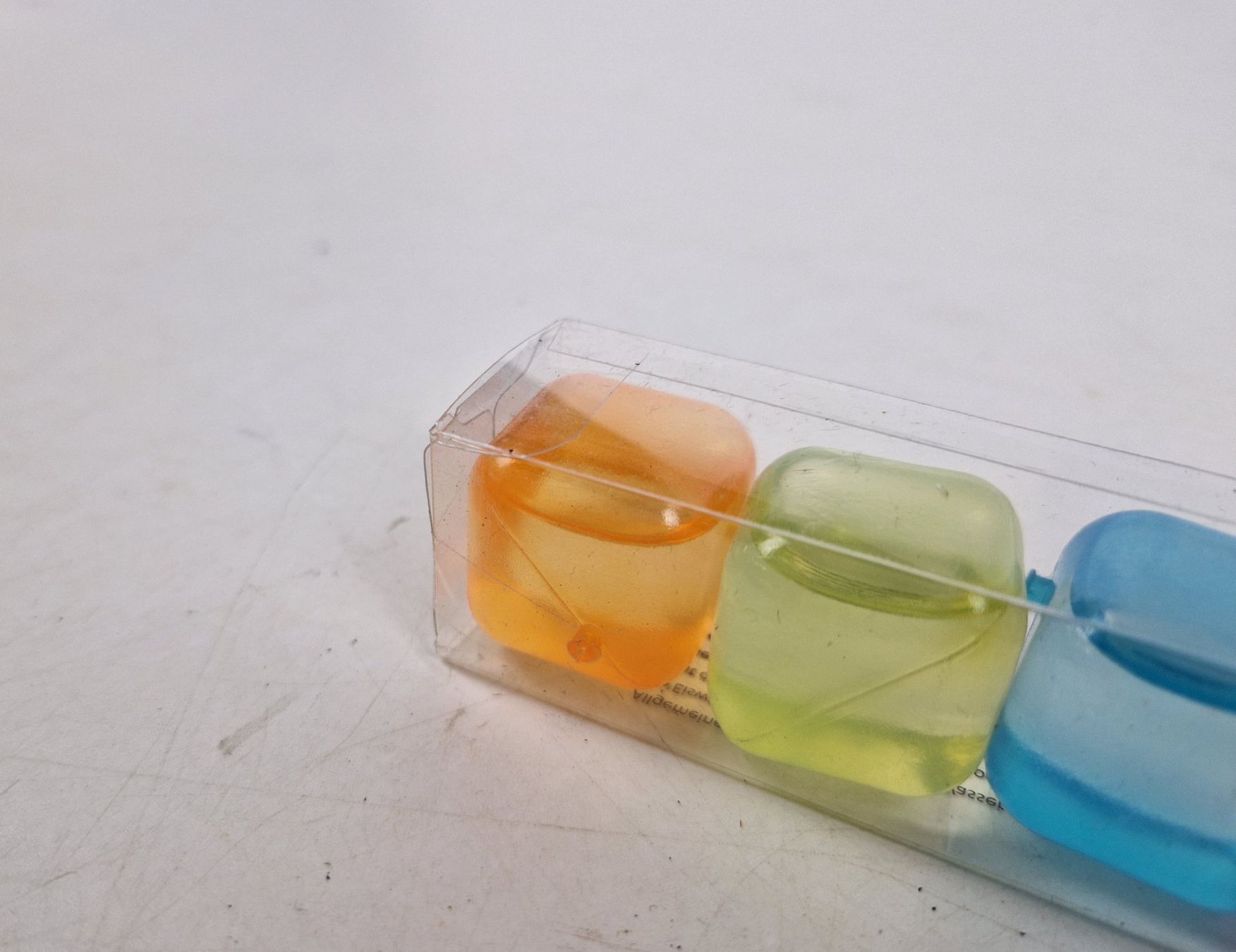 Behälter & Ähnliches: Wiederverwendbare Eiswürfel (10 Stk.) – Gebraucht aus Muhen von Restwert_Muhen 6