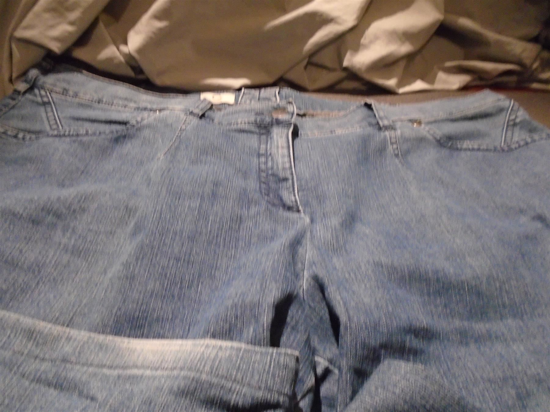 Jeans: Jeans Grösse 24, dunkelblau – Usato da Zürich venduto da Motzkuh 1